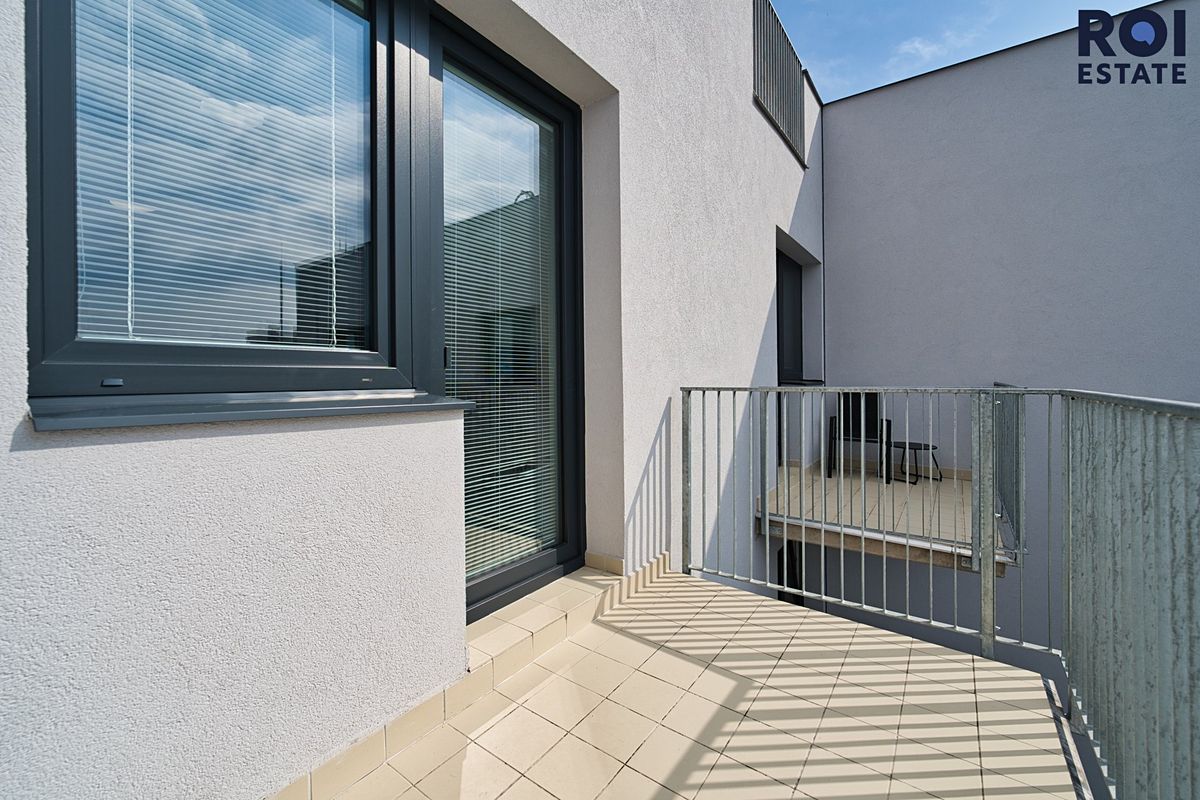 Pronájem bytu 1+kk 30 m² – fotografie 2
