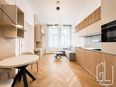 Pronájem bytu 2+kk, 64 m² (2 z 13)