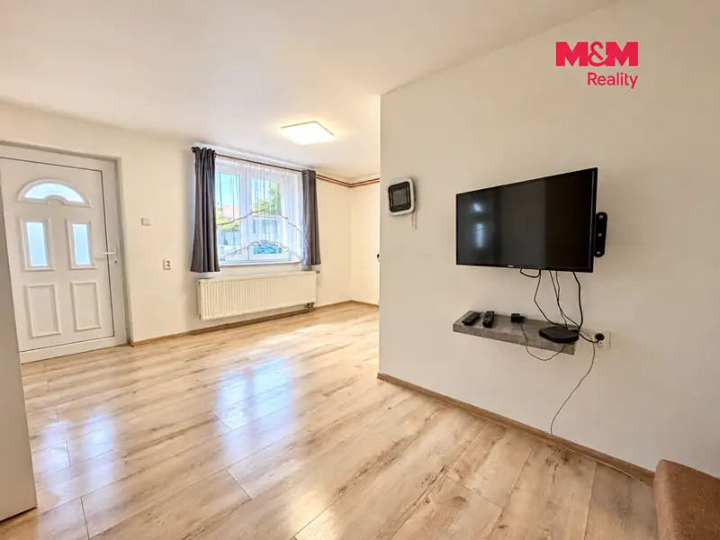 Prodej rodinného domu 165 m², pozemek 466 m², Božice – náhled fotky 3