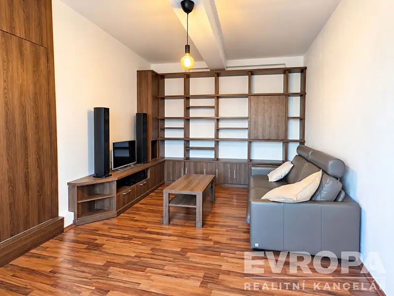 Pronájem bytu 2+1 58 m², Praha – náhled fotky 1