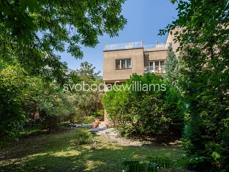 Prodej rodinného domu 218 m², pozemek 469 m², Praha – náhled fotky 1