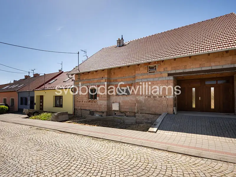 Prodej rodinného domu 432 m², pozemek 801 m², Velké Pavlovice – náhled fotky 3