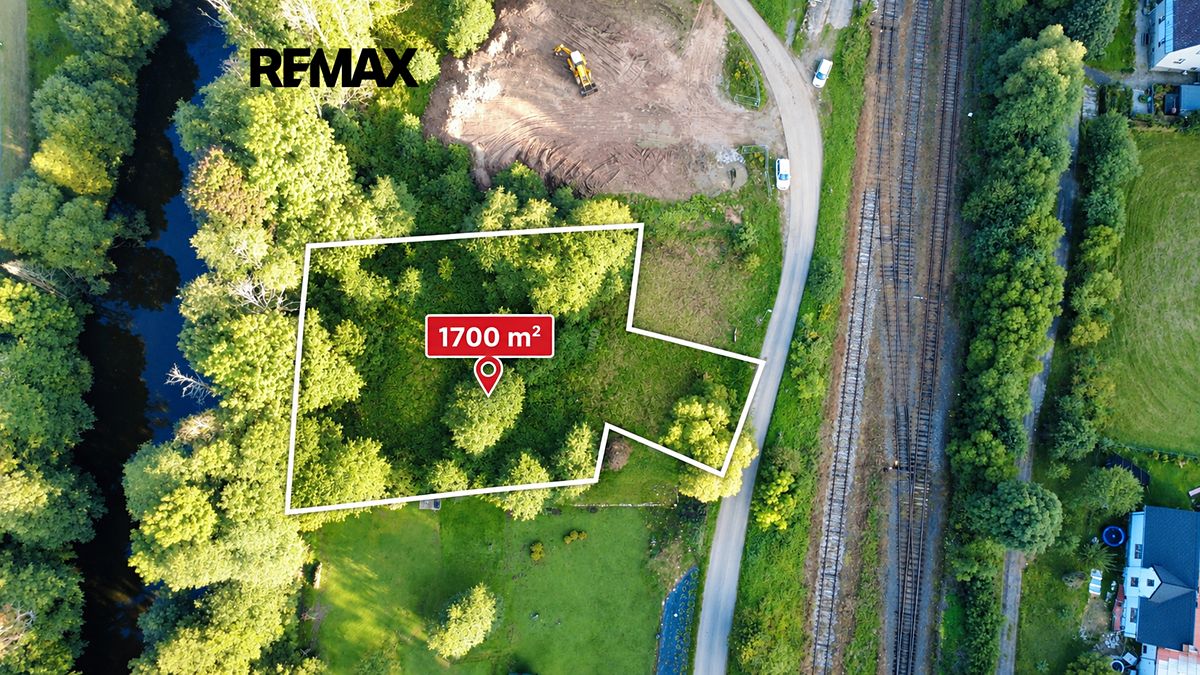 Prodej stavebního pozemku 1700 m²