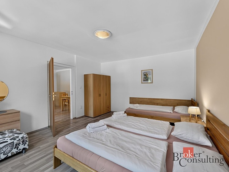 Prodej komerčního prostoru, 1 664 m² (40 z 50)