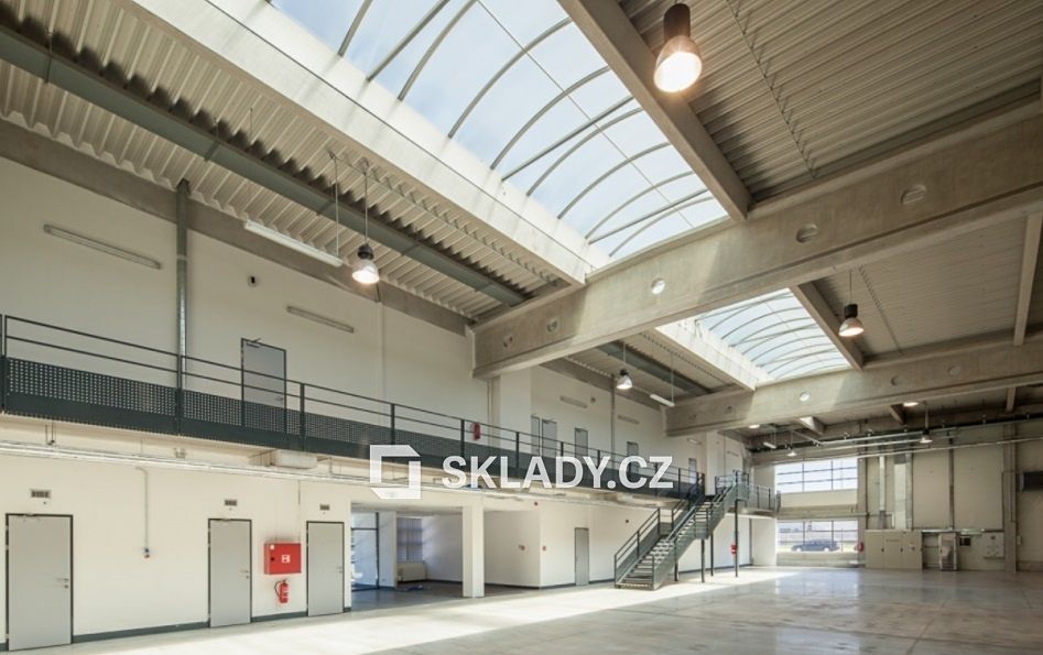Pronájem skladového prostoru 16300 m² – fotografie 3