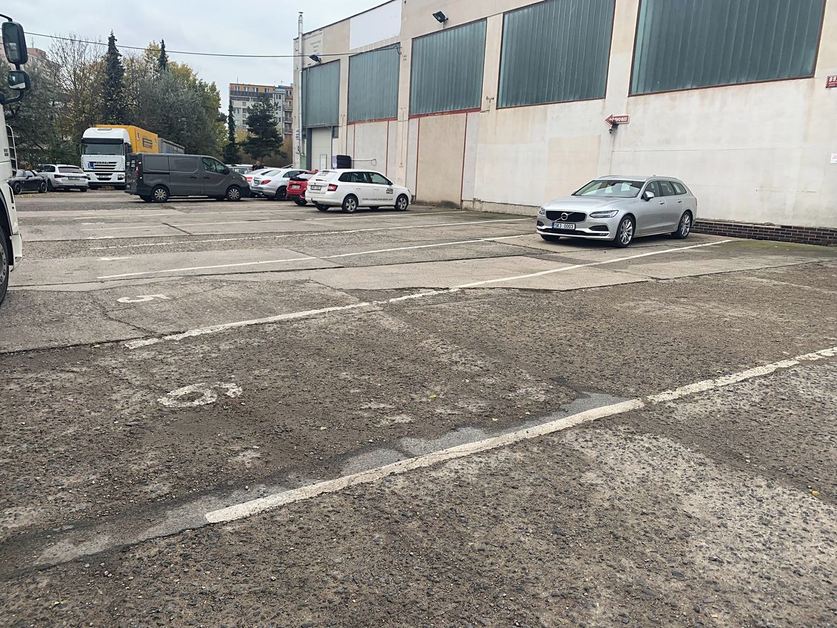 Pronájem komerčního pozemku 400 m² – fotografie 4