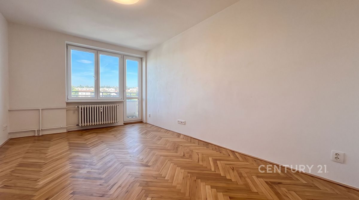 Pronájem bytu 3+1 72 m² – fotografie 2