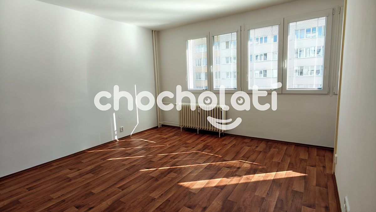 Pronájem bytu 1+kk 28 m² – fotografie 4