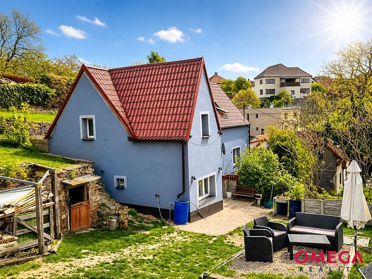 Prodej rodinného domu 134 m², pozemek 944 m² – fotografie 2