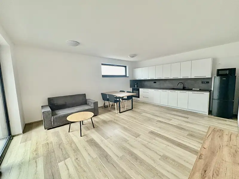 Pronájem bytu 4+kk 96 m², Zlín – náhled fotky 1
