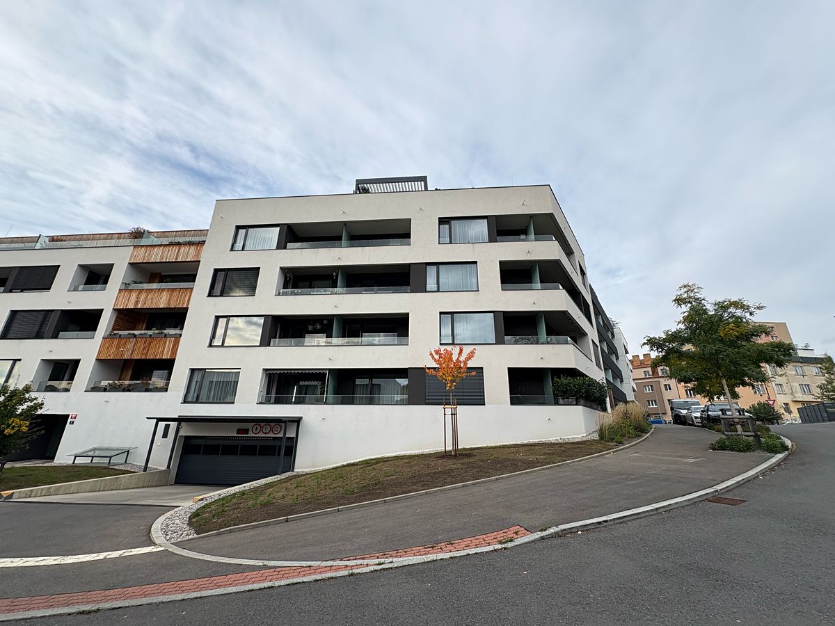 Pronájem bytu 1+kk 40 m² – fotografie 2