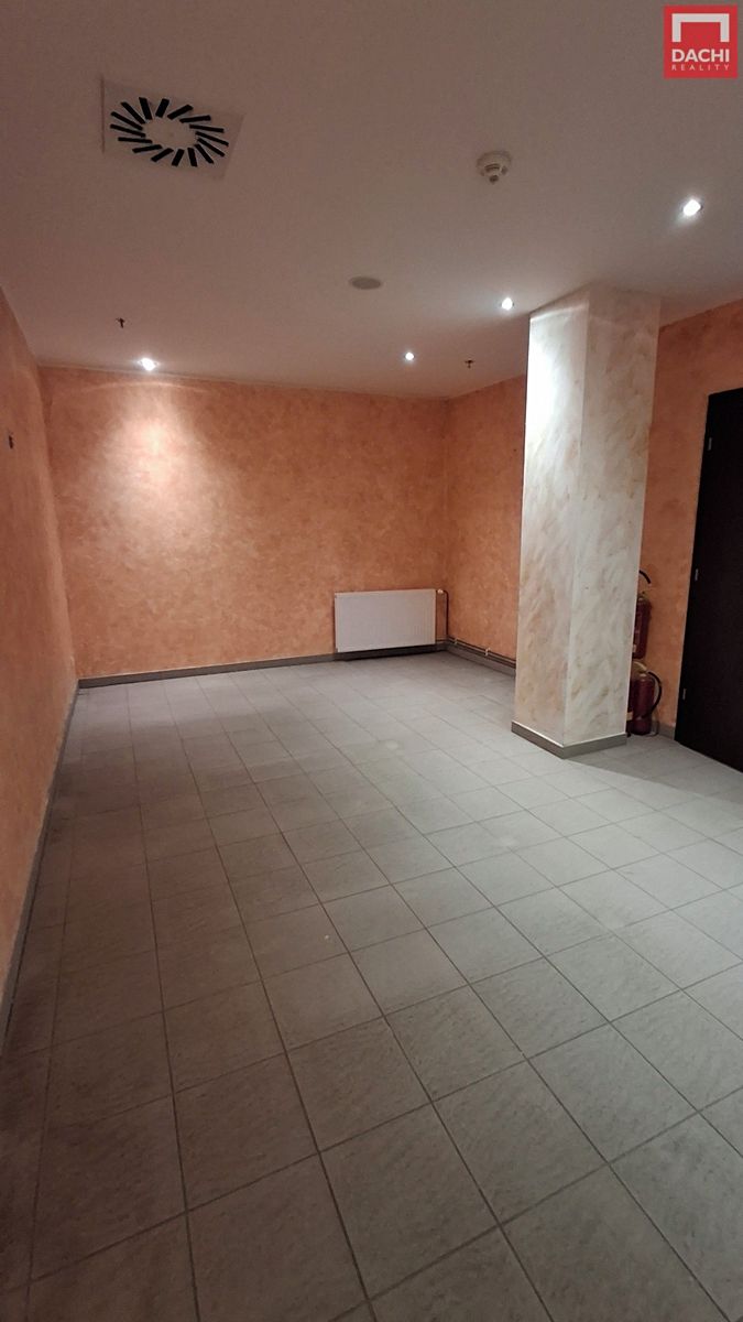 Pronájem komerční nemovitosti 200 m² – fotografie 2