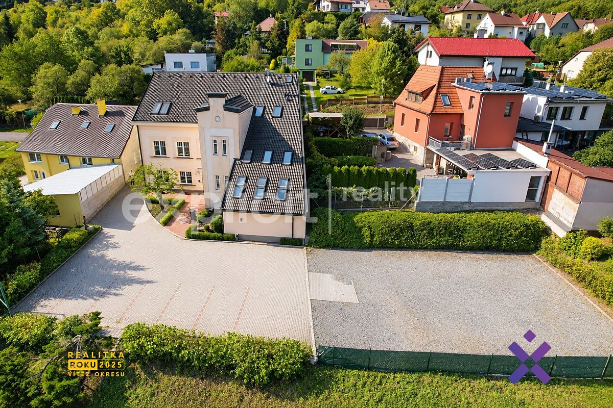Pronájem kanceláře 460 m² – fotografie 2