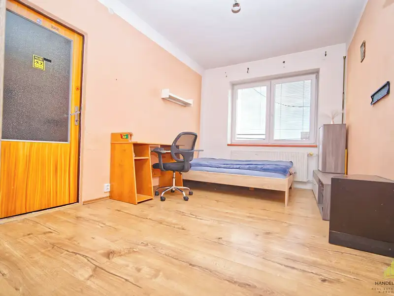 Prodej rodinného domu 250 m², pozemek 176 m², Perná – náhled fotky 3