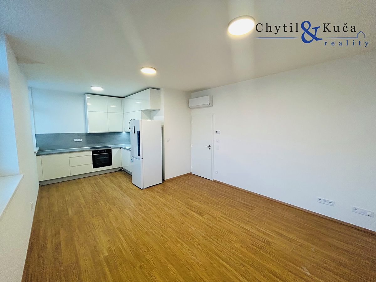 Pronájem bytu 2+kk 58 m² – fotografie 3