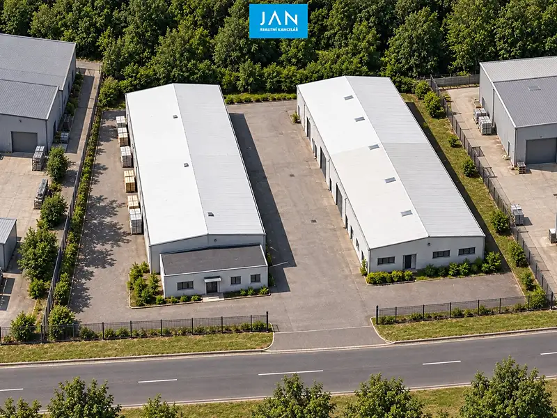 Prodej skladového prostoru 1700 m², Pardubice – náhled fotky 1