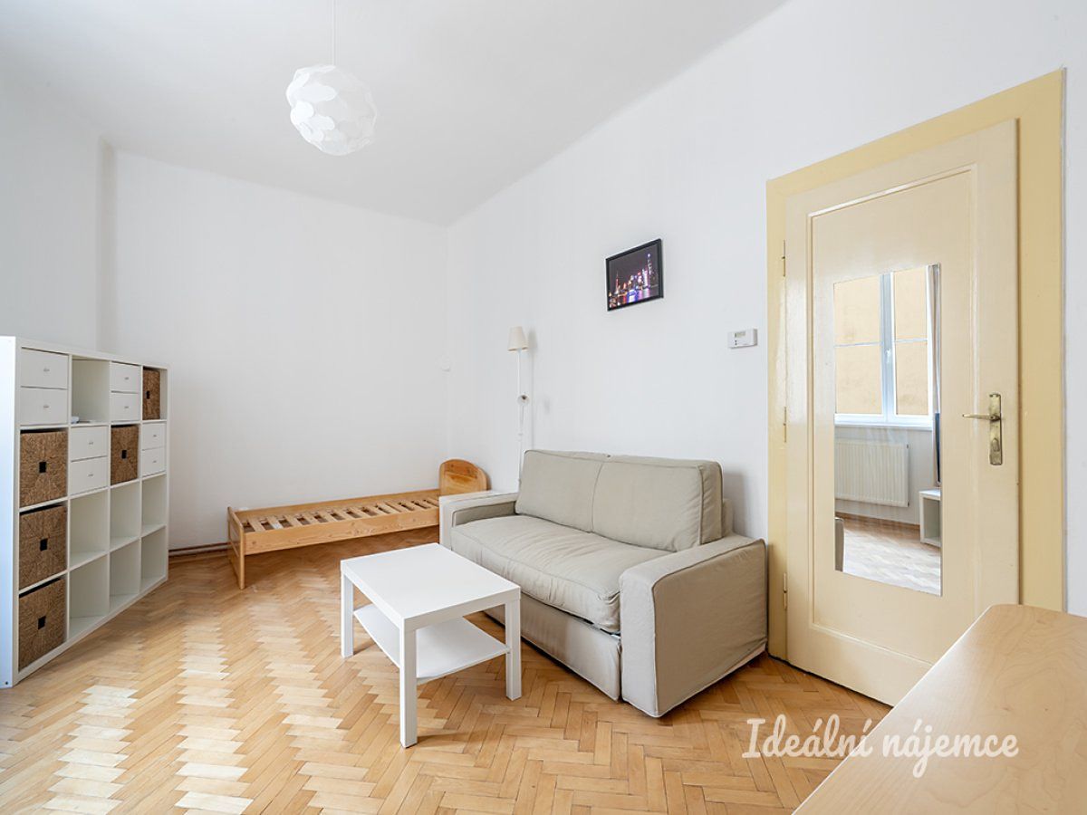 Pronájem bytu 2+kk 37 m² – fotografie 3