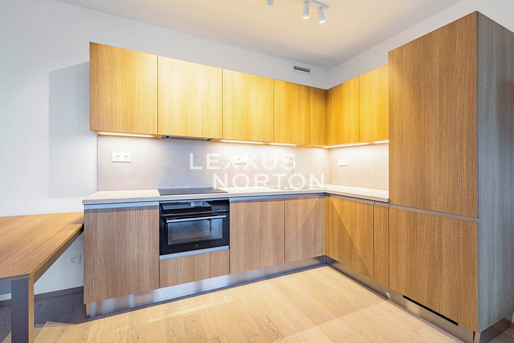 Pronájem bytu 1+kk 38 m² – fotografie 2
