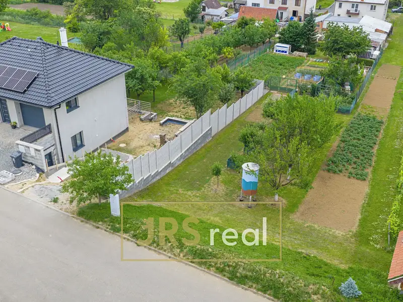 Prodej stavebního pozemku 399 m², Moravany – náhled fotky 2