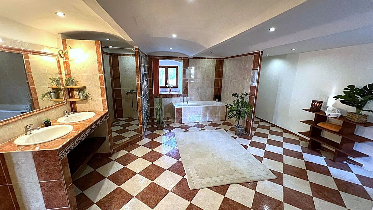 Prodej rodinného domu 130 m², pozemek 26000 m² – fotografie 4
