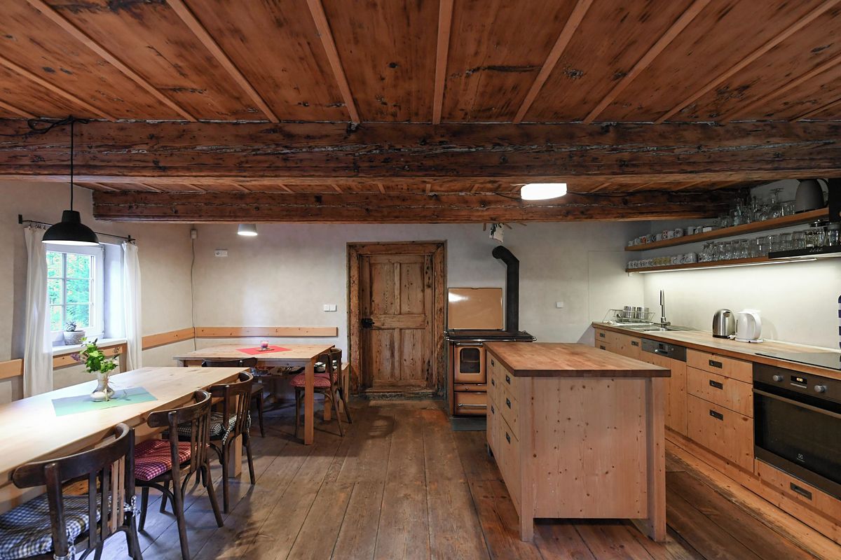 Prodej chaty 180 m², pozemek 1295 m² – fotografie 2