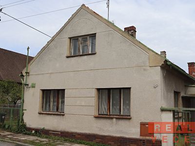Prodej rodinného domu 180 m², pozemek 702 m²