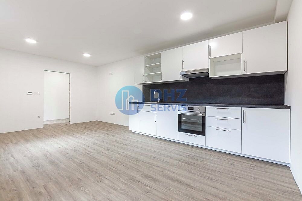Pronájem bytu 4+kk 90 m², Hořátev – fotka 1 z 3