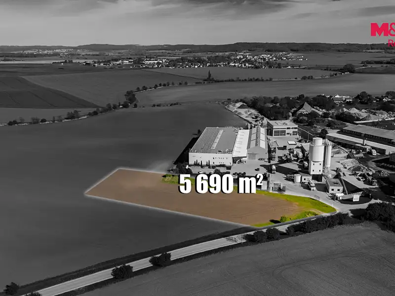 Prodej pozemku 5690 m², Plazy – náhled fotky 2