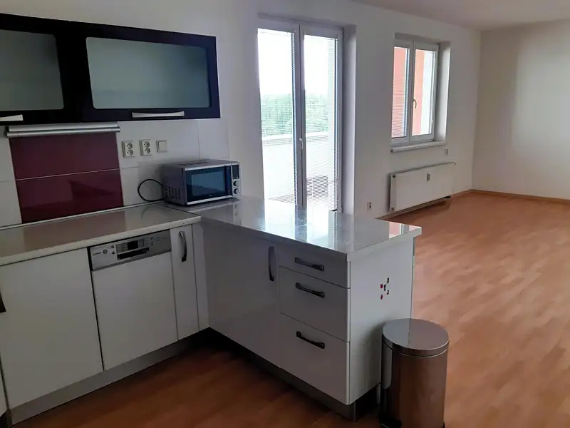 Pronájem bytu 2+kk 56 m², Praha – náhled fotky 2