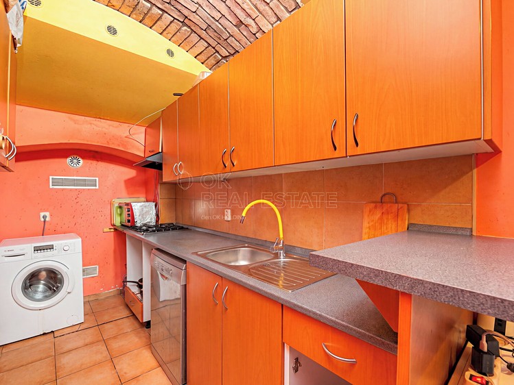 Prodej komerčního prostoru, 164 m² (4 z 20)