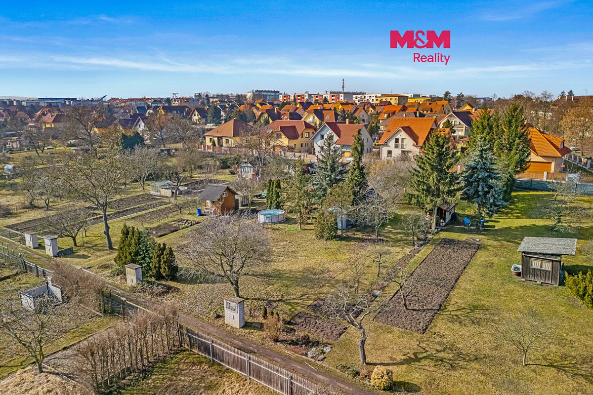 Prodej stavebního pozemku 1053 m², Louny – fotka 1 z 3
