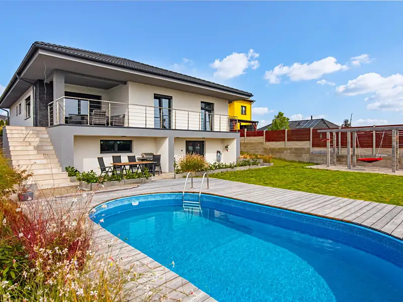 Prodej rodinného domu 300 m², pozemek 801 m², Brandýsek – náhled fotky 2