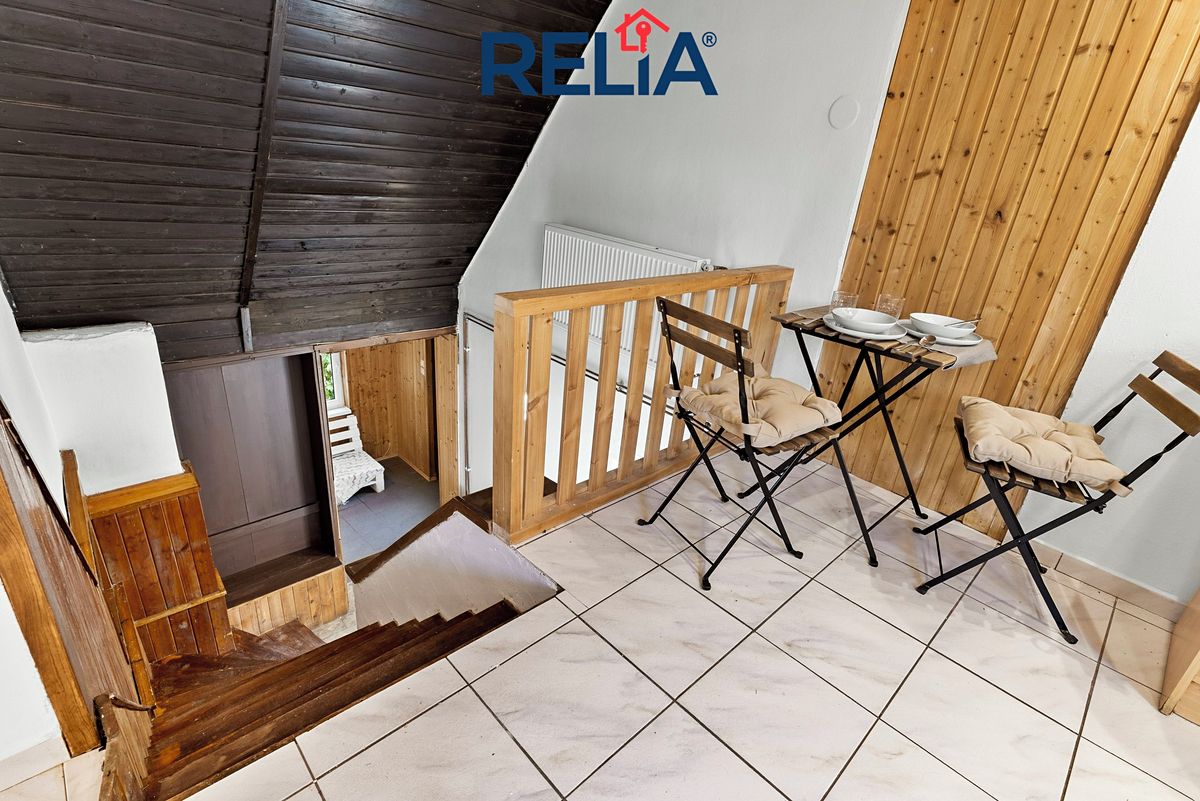 Prodej rodinného domu 231 m², pozemek 498 m² – fotografie 4