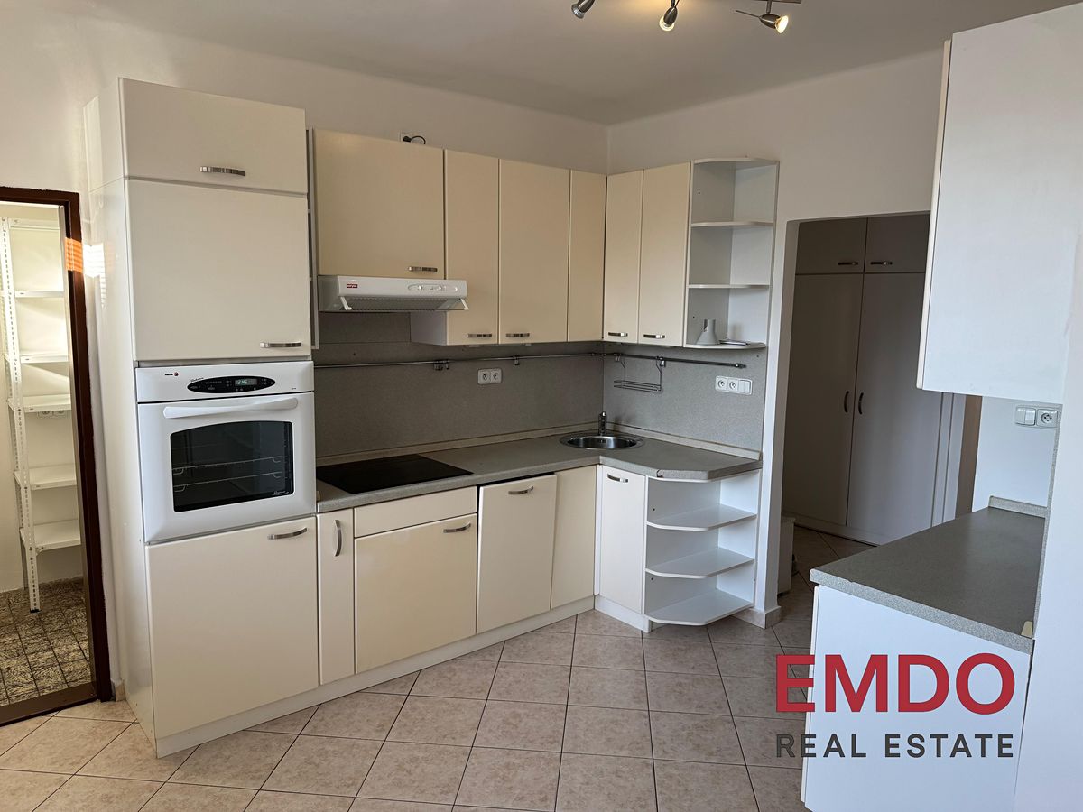 Pronájem bytu 2+1 80 m² – fotografie 4