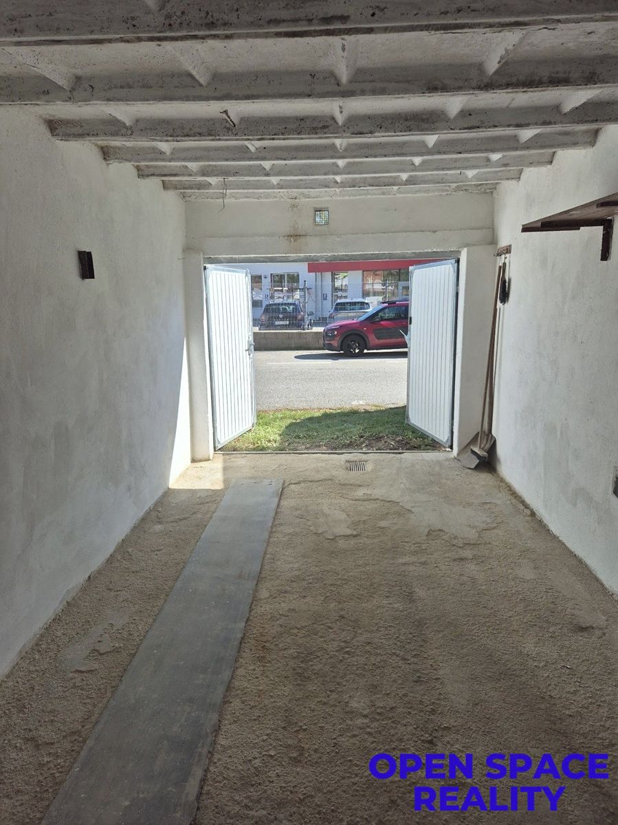 Pronájem garáže 18 m² – fotografie 2