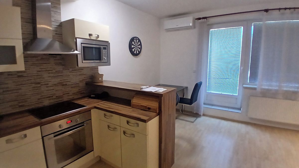 Pronájem bytu 2+kk 50 m² – fotografie 3