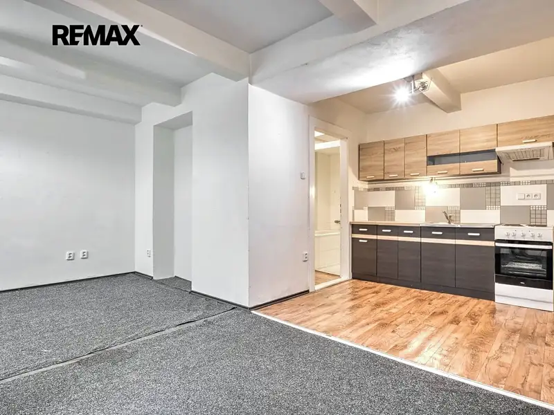 Prodej kanceláře 57 m², Praha – náhled fotky 2
