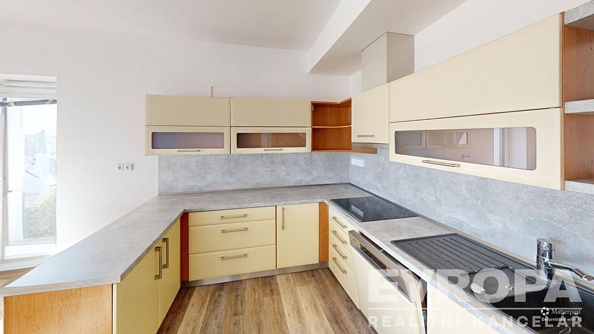 Pronájem bytu 3+kk 81 m²