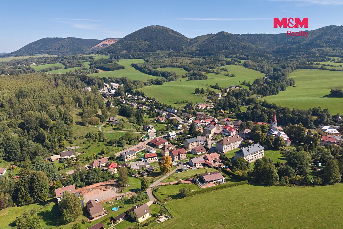 Prodej stavebního pozemku 1093 m² – fotografie 2