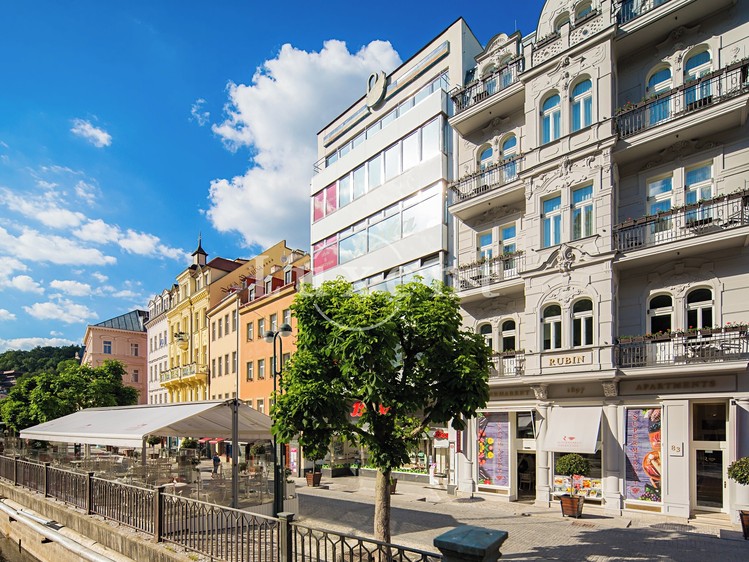 Комерційне приміщення на продаж, 1 221 м² (1 з 42)