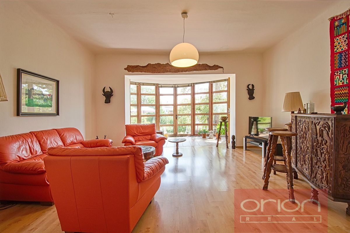 Prodej vily 392 m², pozemek 788 m² – fotografie 2
