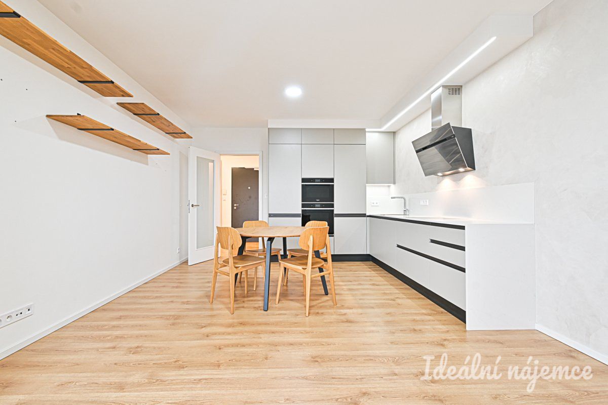 Pronájem bytu 2+kk 55 m² – fotografie 4