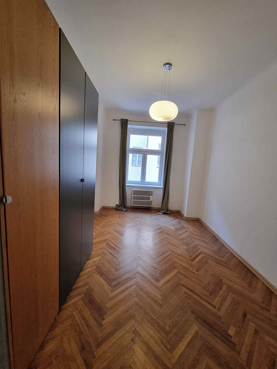 Pronájem bytu 2+kk 32 m² – fotografie 2