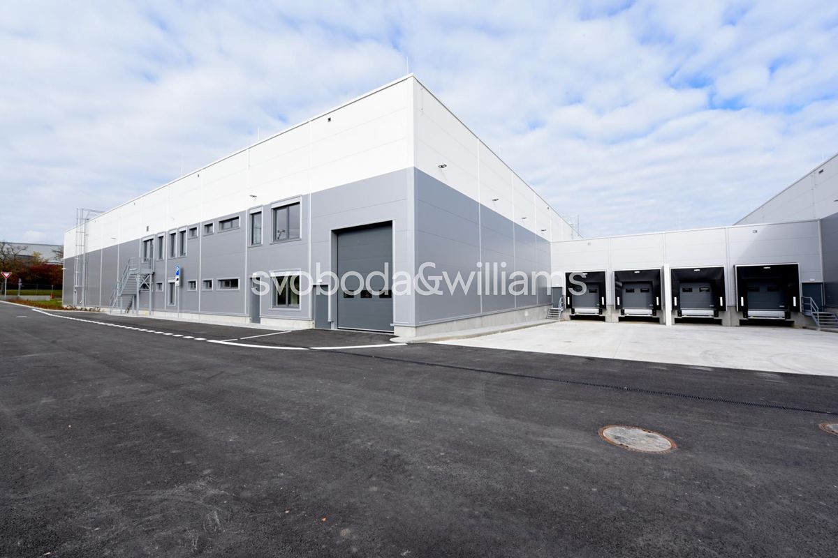 Pronájem skladového prostoru 2850 m² – fotografie 2