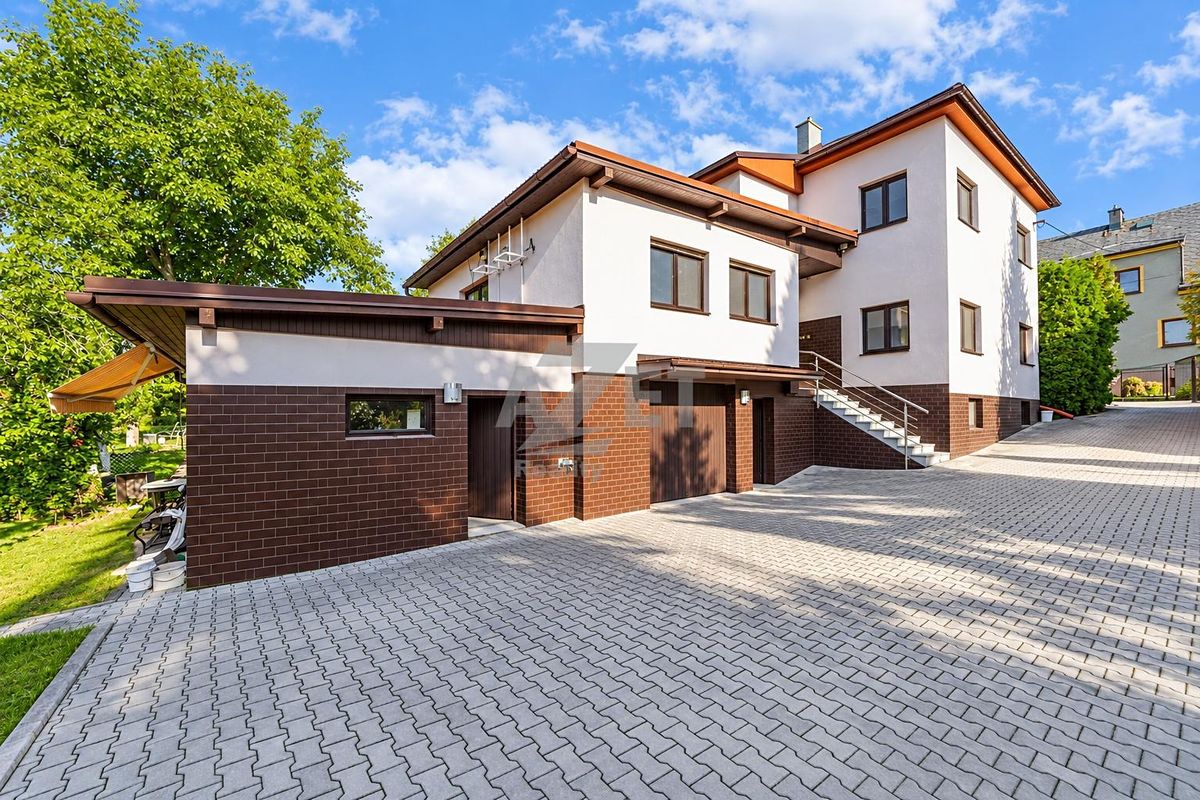 Prodej rodinného domu 420 m², pozemek 1339 m²