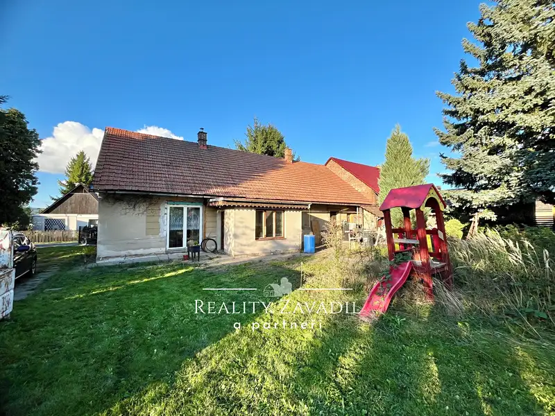 Prodej rodinného domu 110 m², pozemek 1021 m², Lískovice – náhled fotky 1