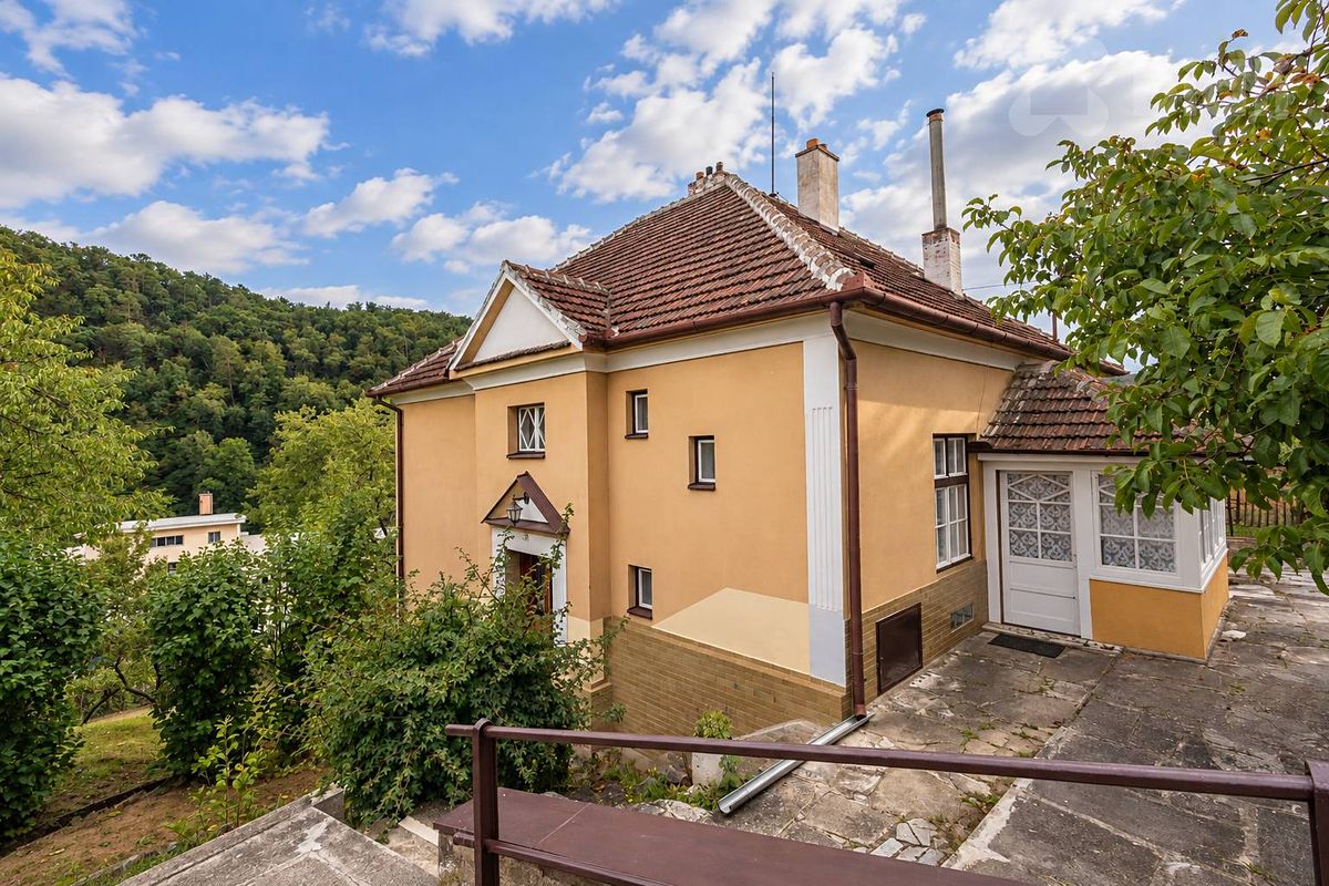 Prodej vily 177 m², pozemek 2250 m²