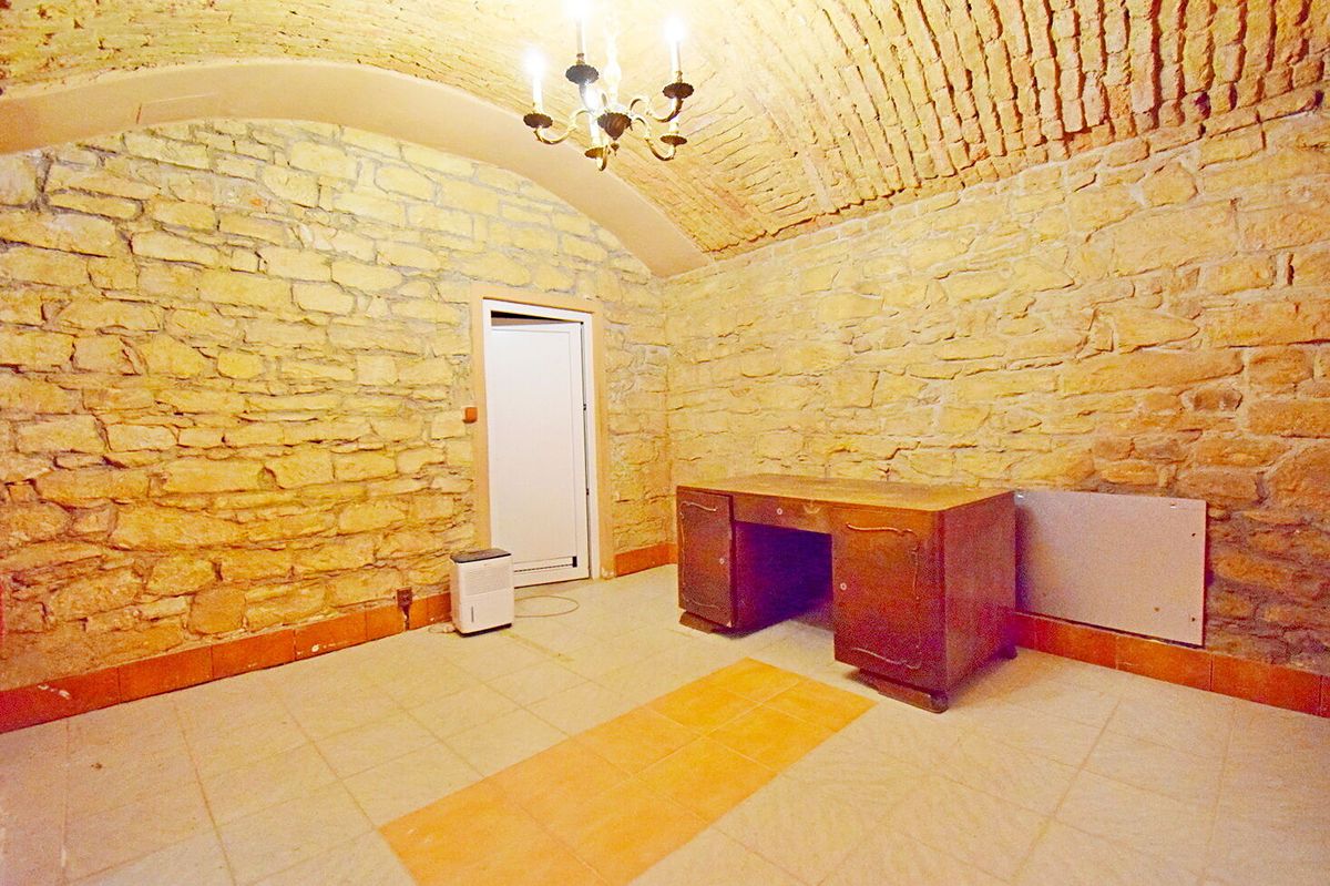 Pronájem kanceláře 70 m² – fotografie 2