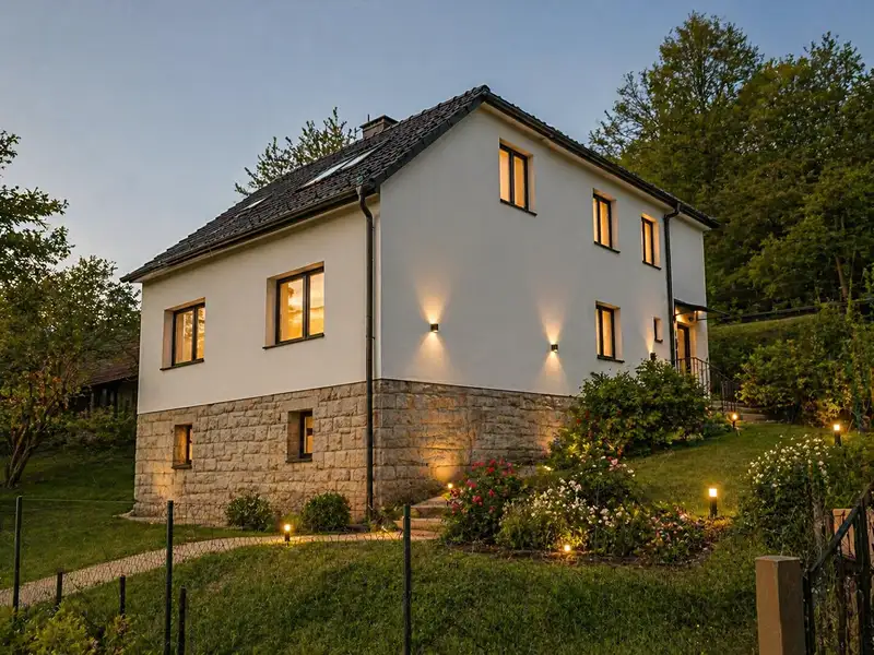 Prodej rodinného domu 260 m², pozemek 2151 m², Luhačovice – náhled fotky 2