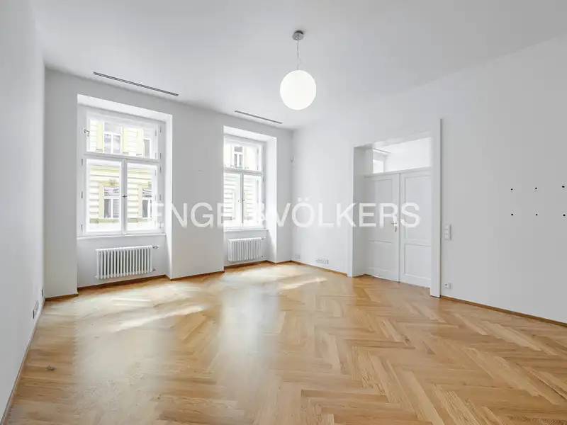 Pronájem bytu 2+kk 77 m², Praha – náhled fotky 1
